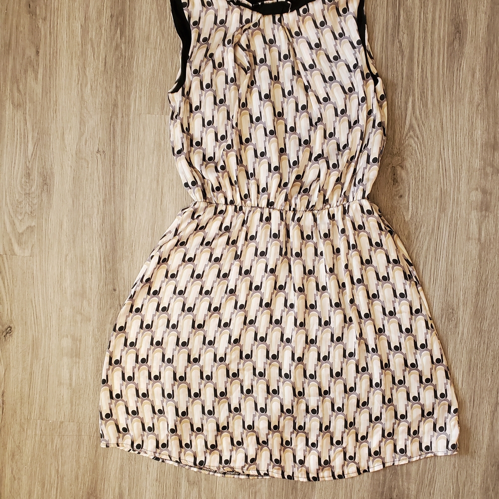 Elegant Patterned Sleeveless European Mini Dress Size 8